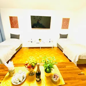 Welcome To Messe!-two-bedroom Apartment&balcony Apartment Hannover