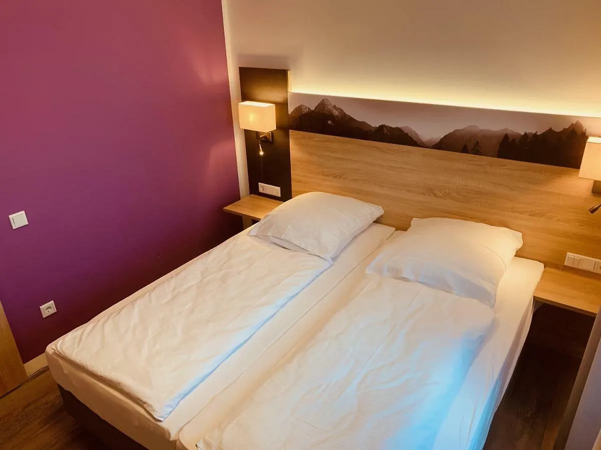 *** Guest house Pension Lindenhof Grasbrunn Germany